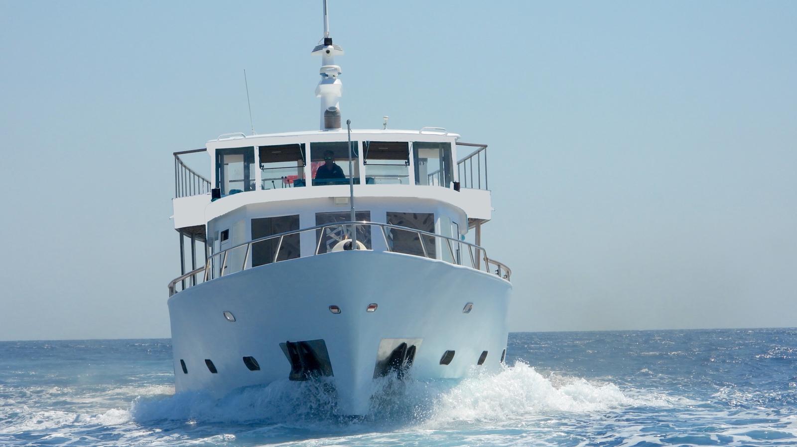 Algemene vergadering en bezoek tentoonstelling Piaget op een boot